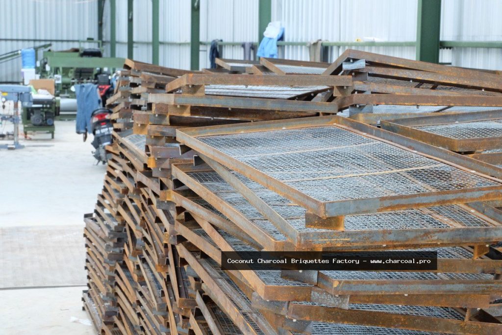 oven trays of coconut shell charcoal briquettes factory