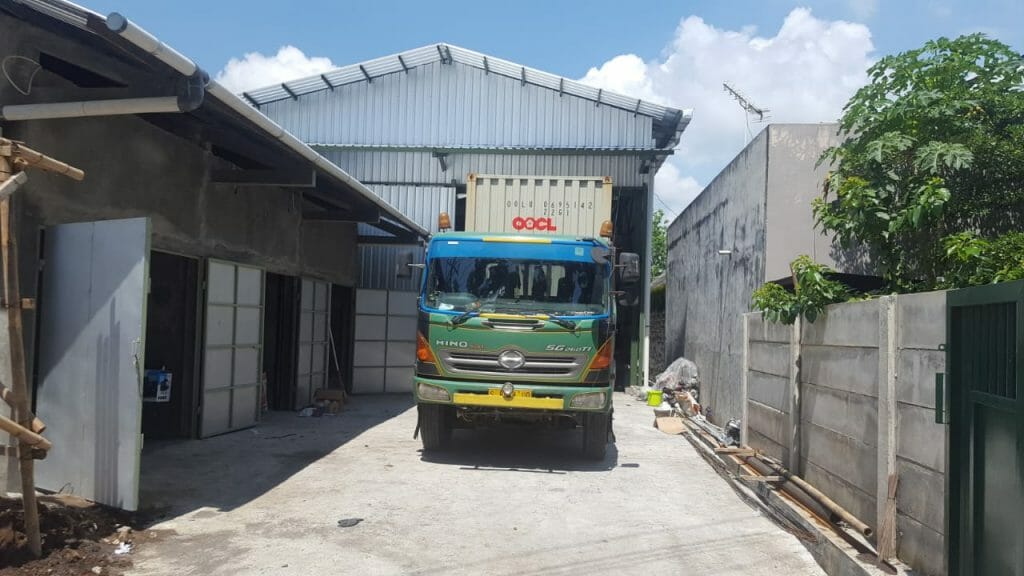 40"feet container at gates at coconut shell charcoal briquettes factory