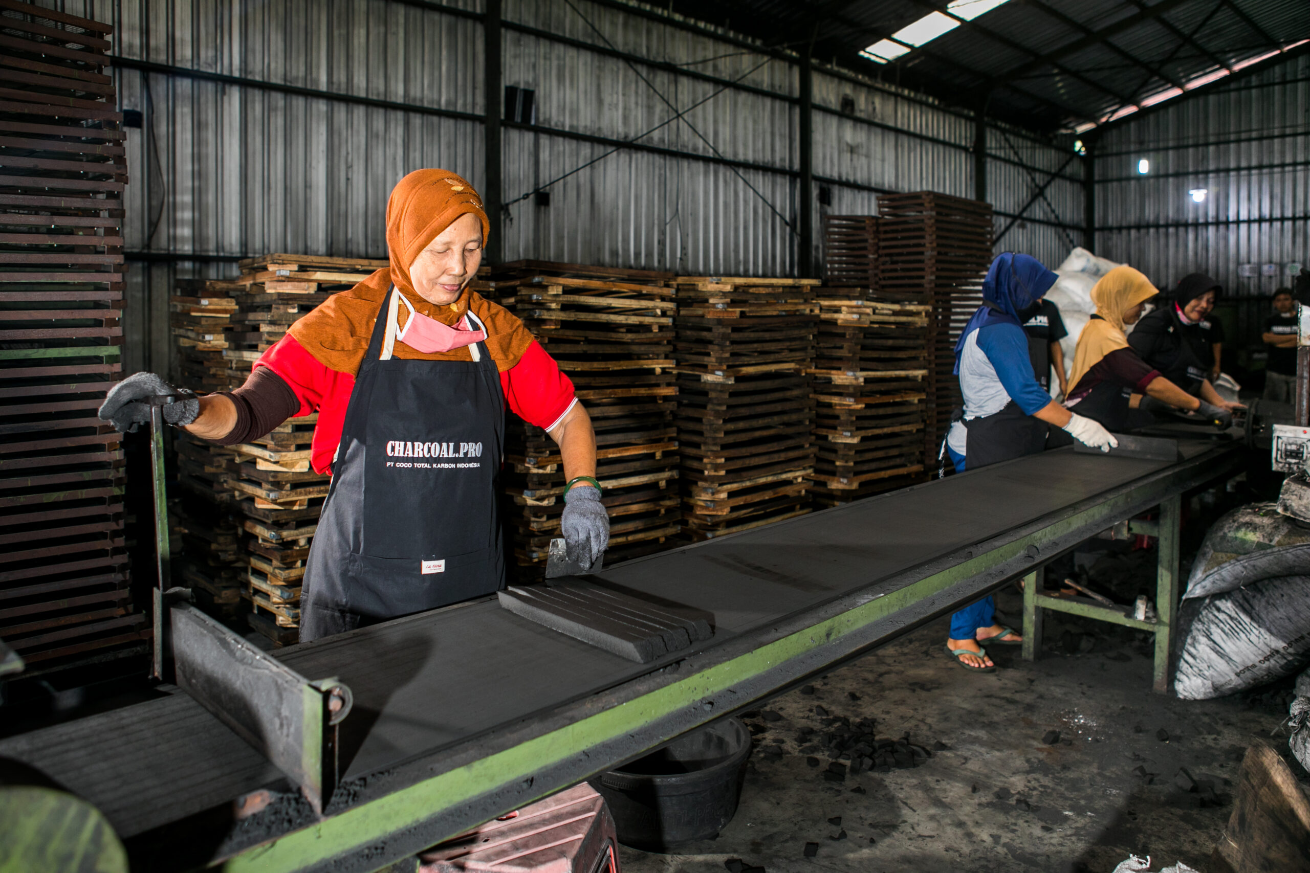 production process of coconut charcoal briquettes
